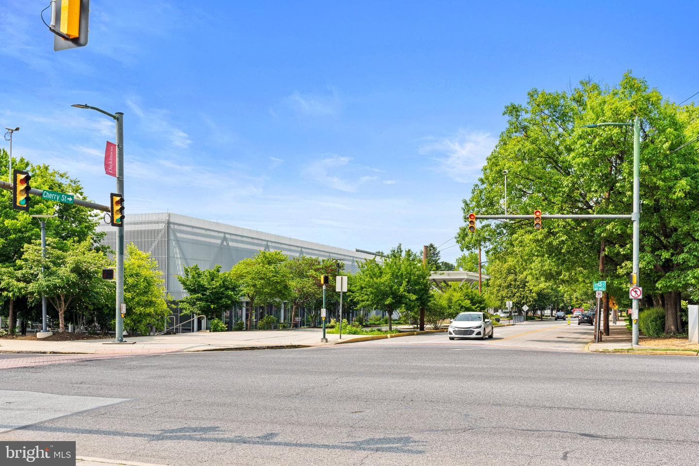 506 W High Street photo 35