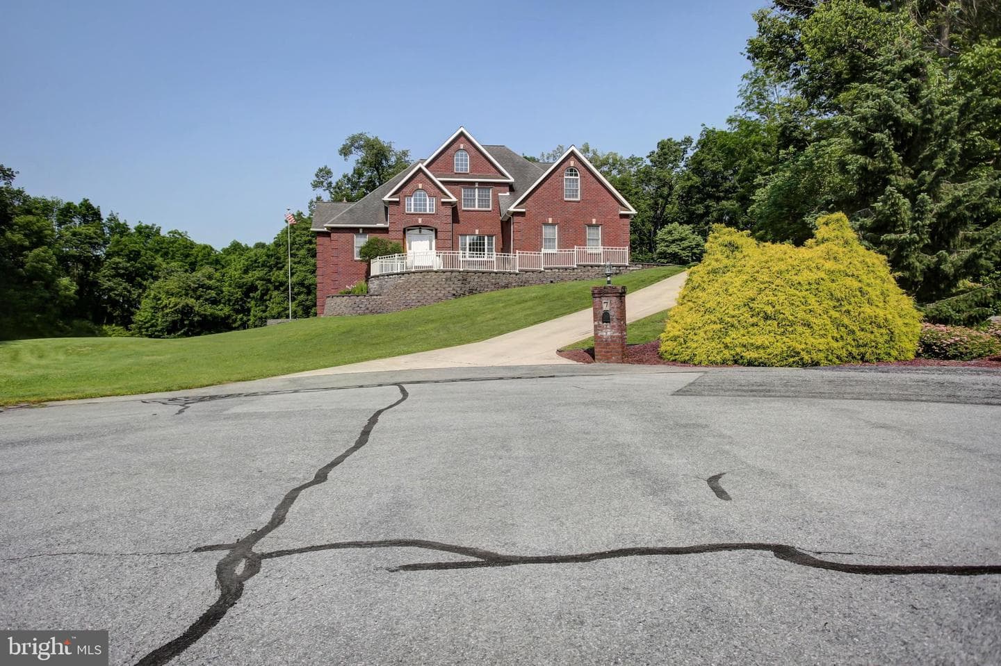 7 Jessica Drive photo 3