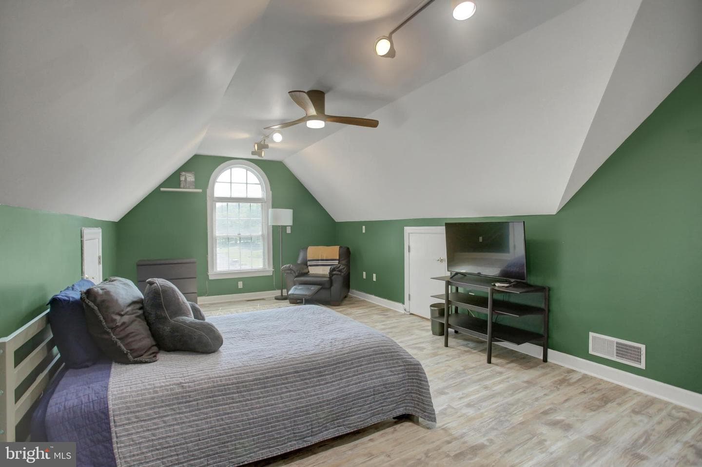 7 Jessica Drive photo 44