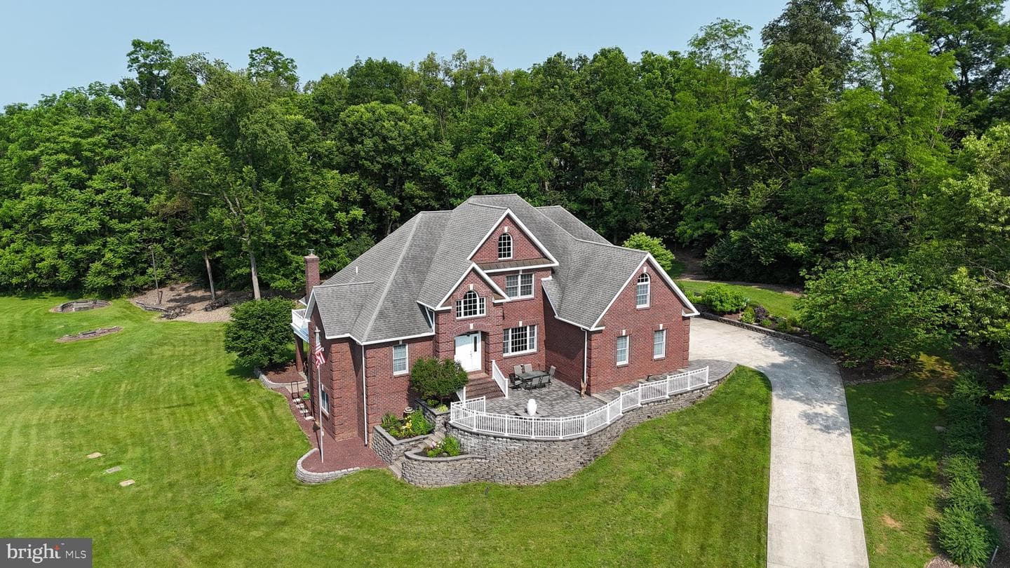7 Jessica Drive photo 82