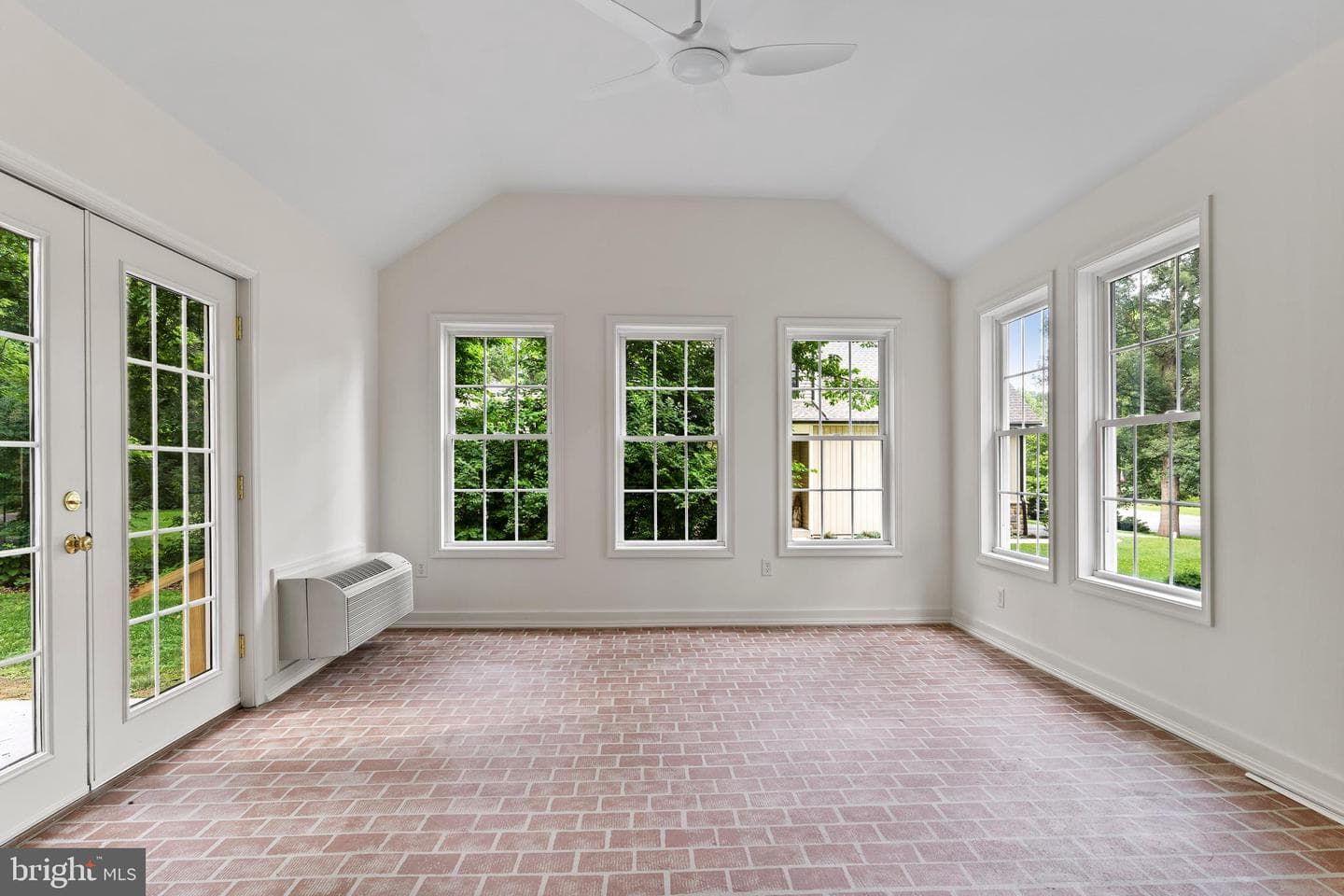 7 Forest Lane photo 25