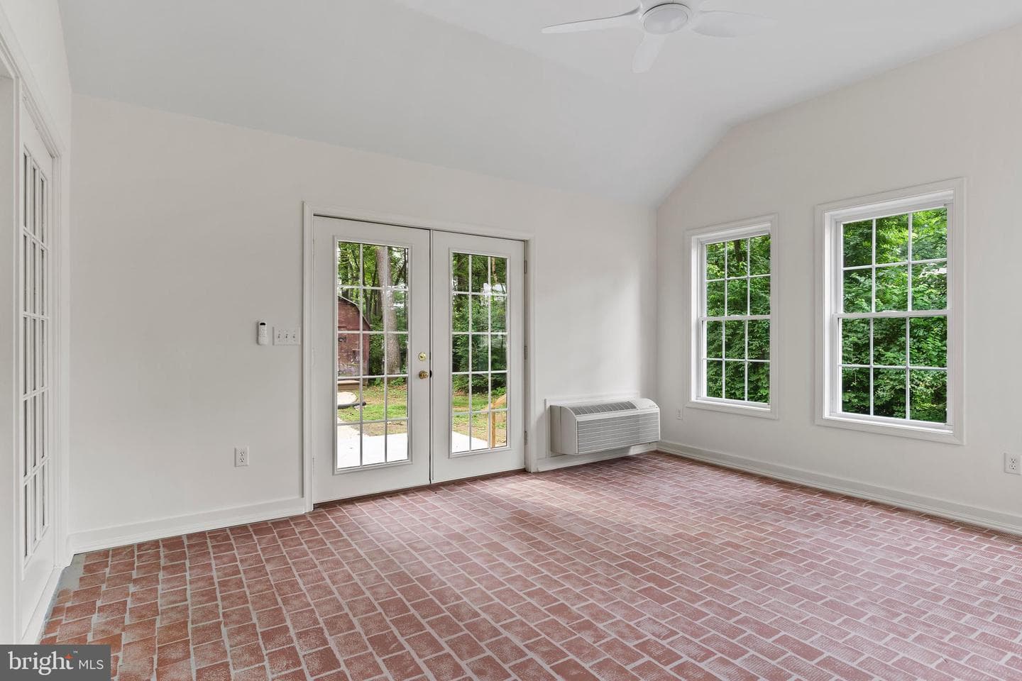 7 Forest Lane photo 26
