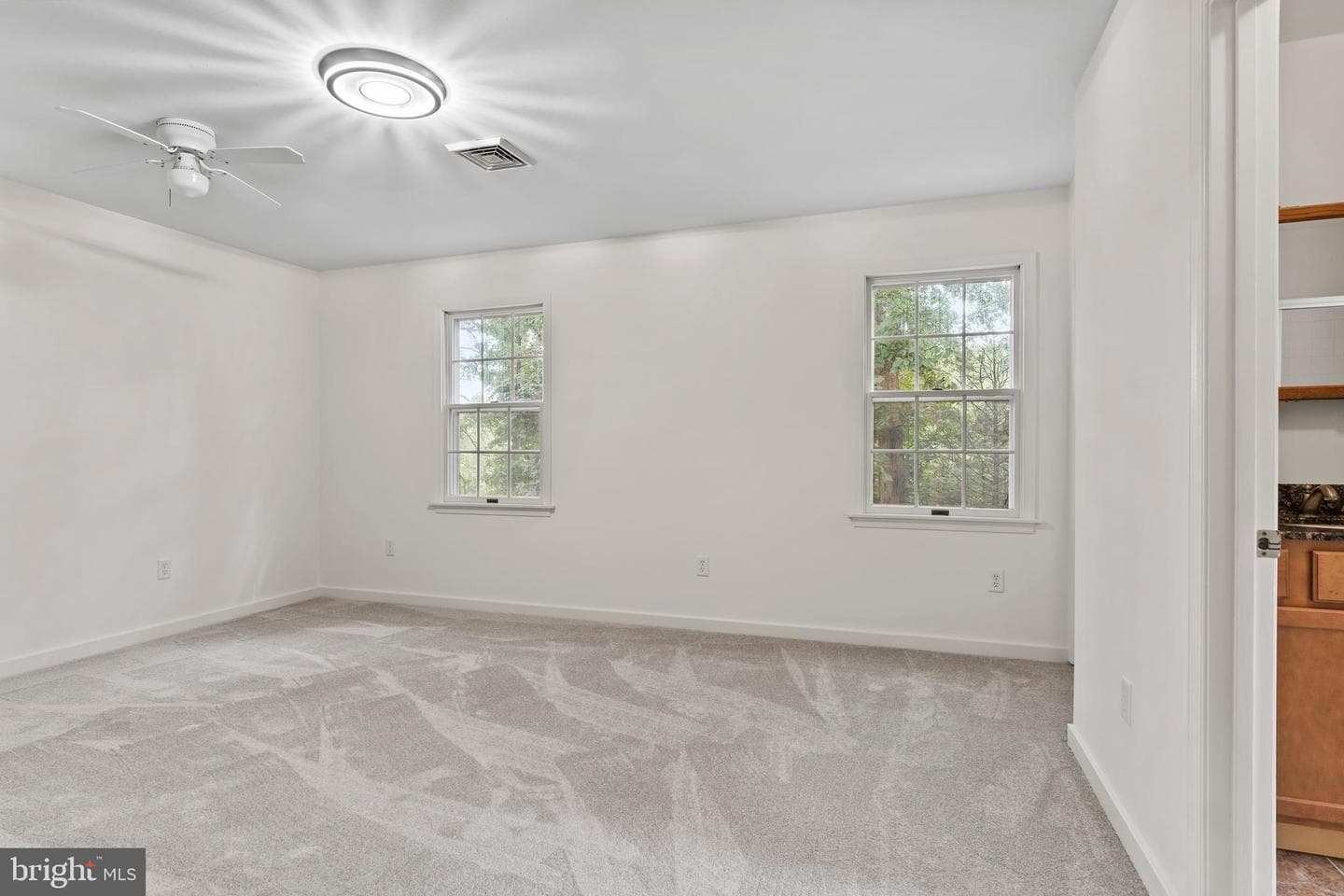 7 Forest Lane photo 32