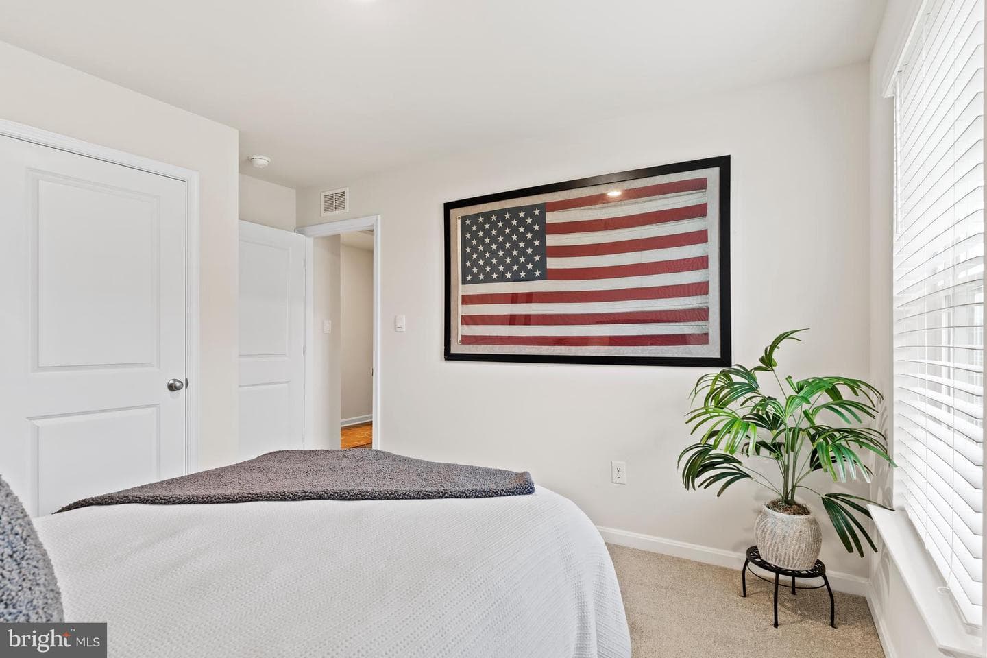 9 American Avenue photo 21