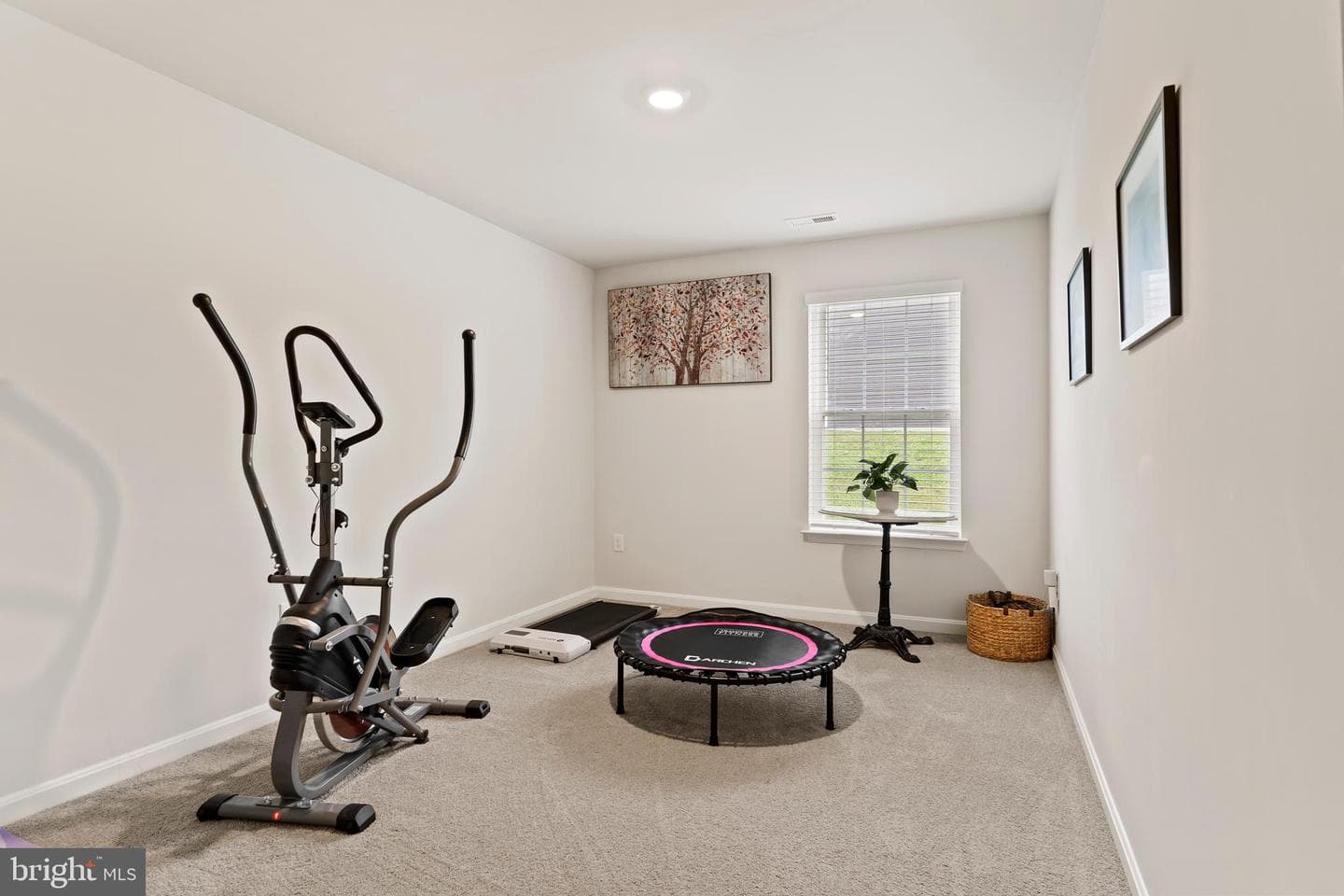 9 American Avenue photo 22