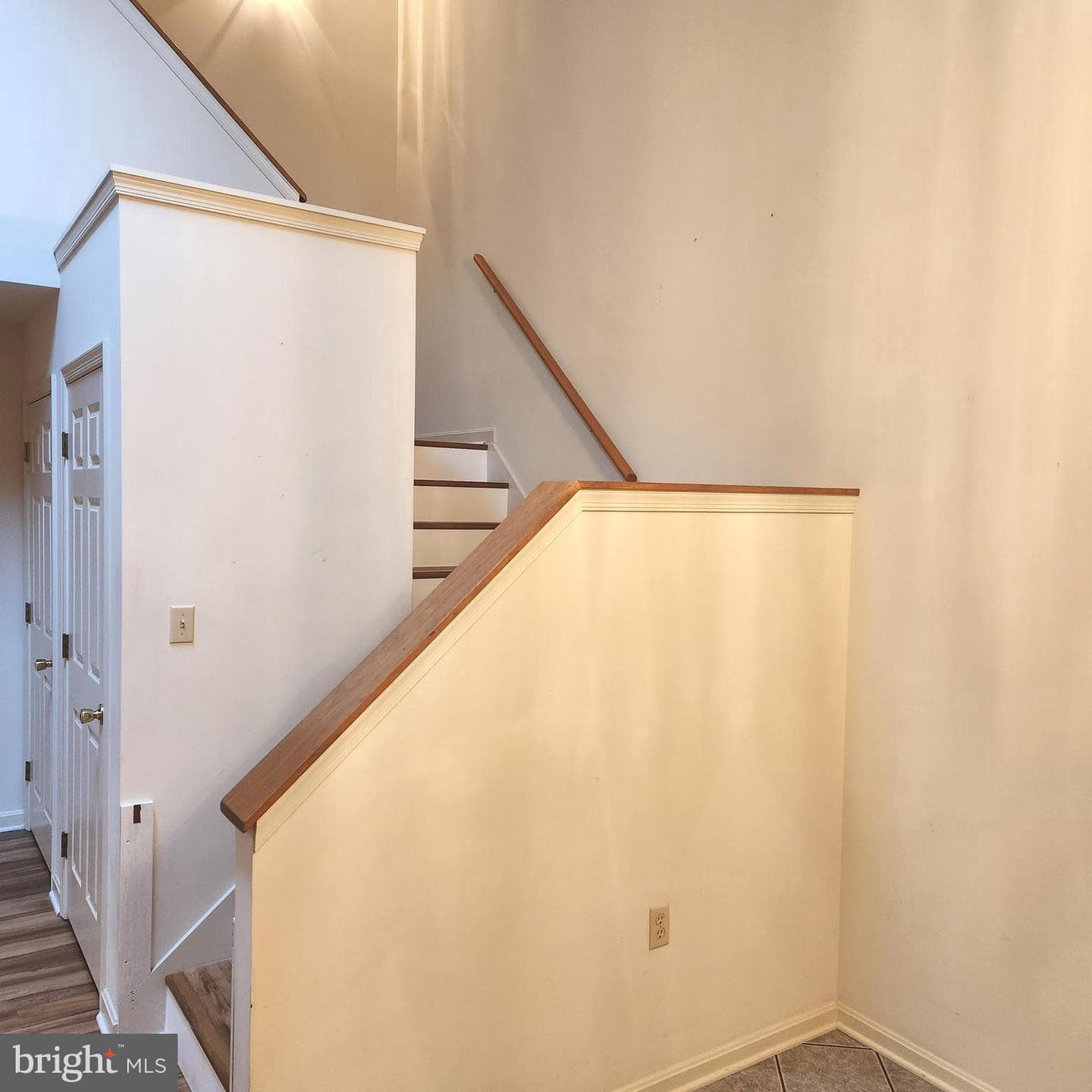 1455 Maplewood Drive photo 22