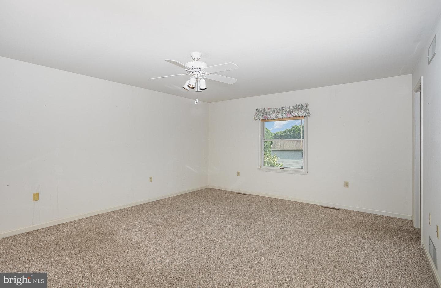 1455 Maplewood Drive photo 28