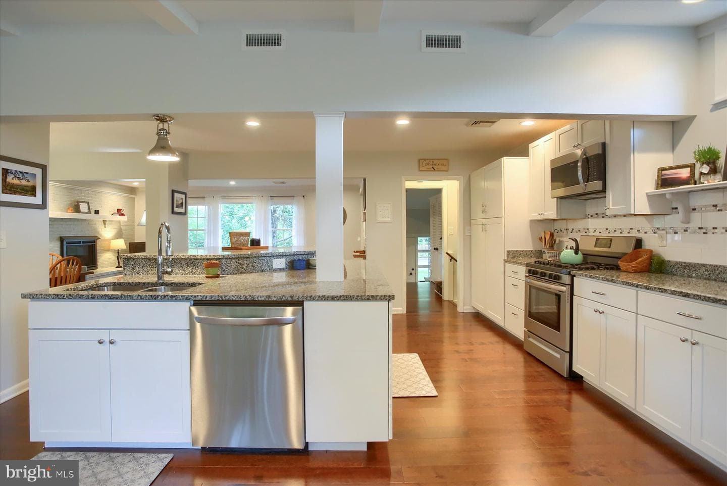 10 E Ridge Street photo 17