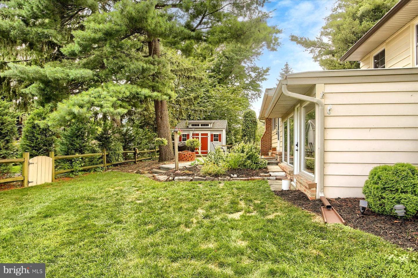 10 E Ridge Street photo 44