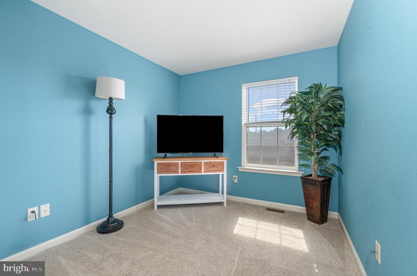 2393 Mill photo 18