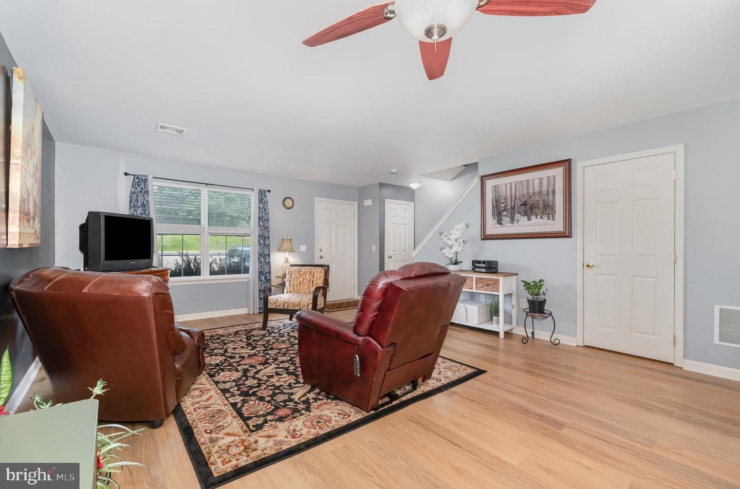 2393 Mill photo 4