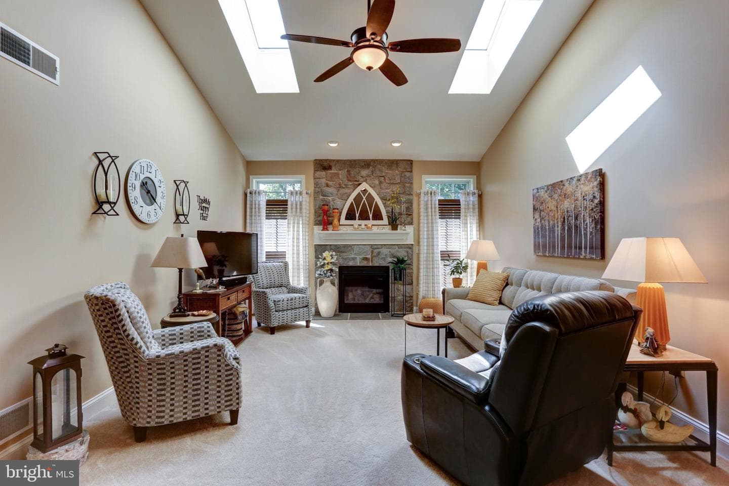 6210 Thornhill Lane photo 15