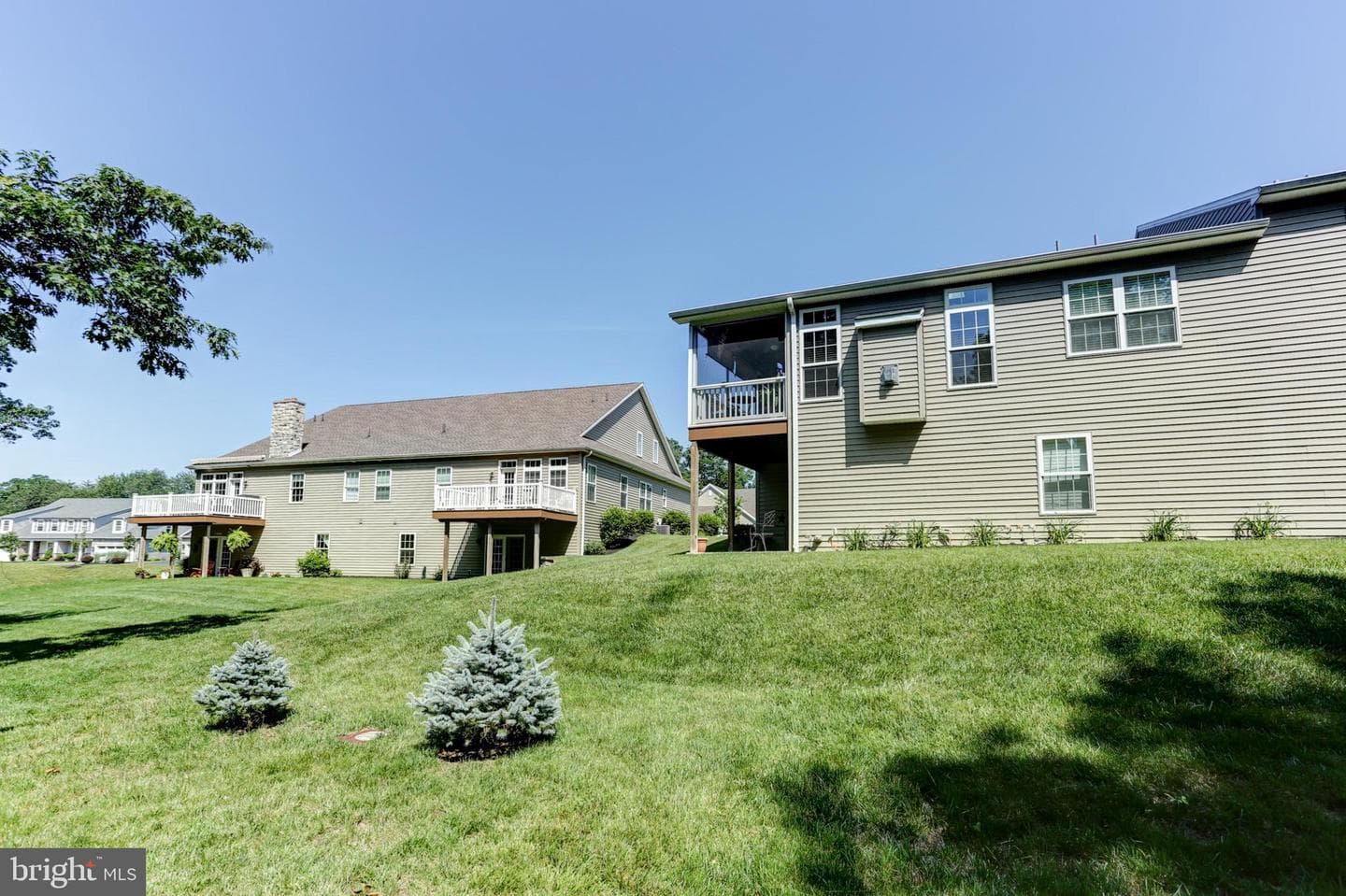 6210 Thornhill Lane photo 33