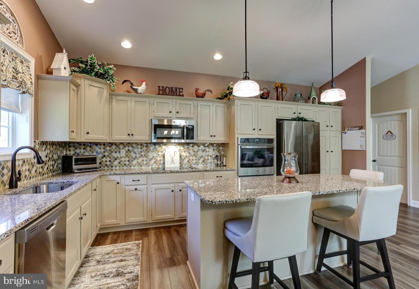6210 Thornhill Lane photo 9