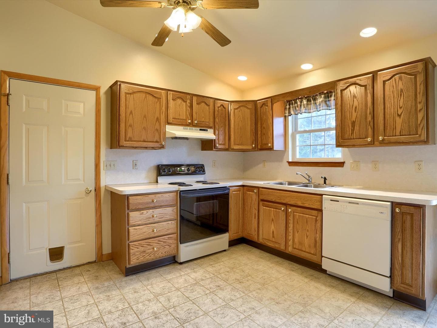 624 Diehl Road photo 57