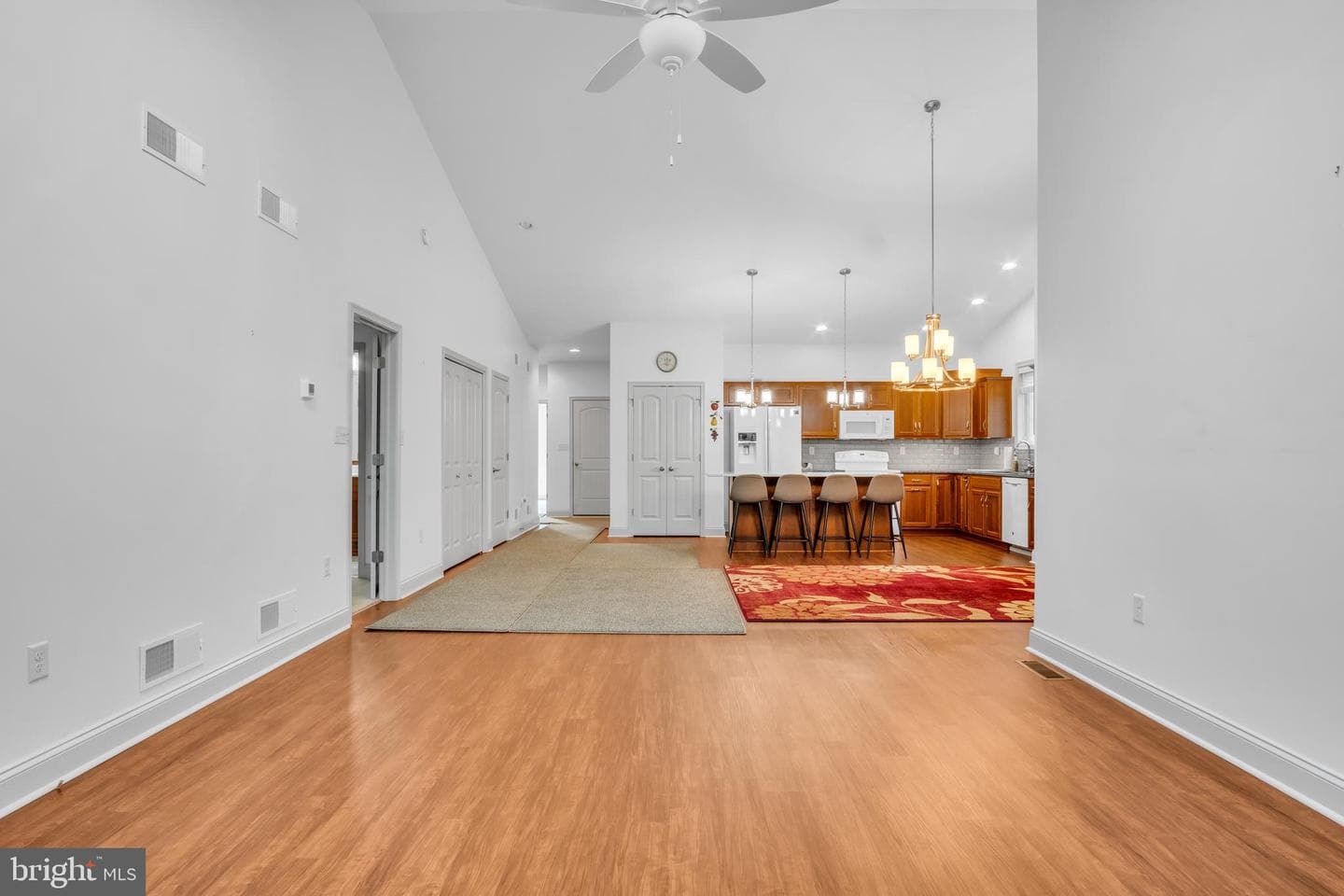 6235 Thornhill Lane photo 13