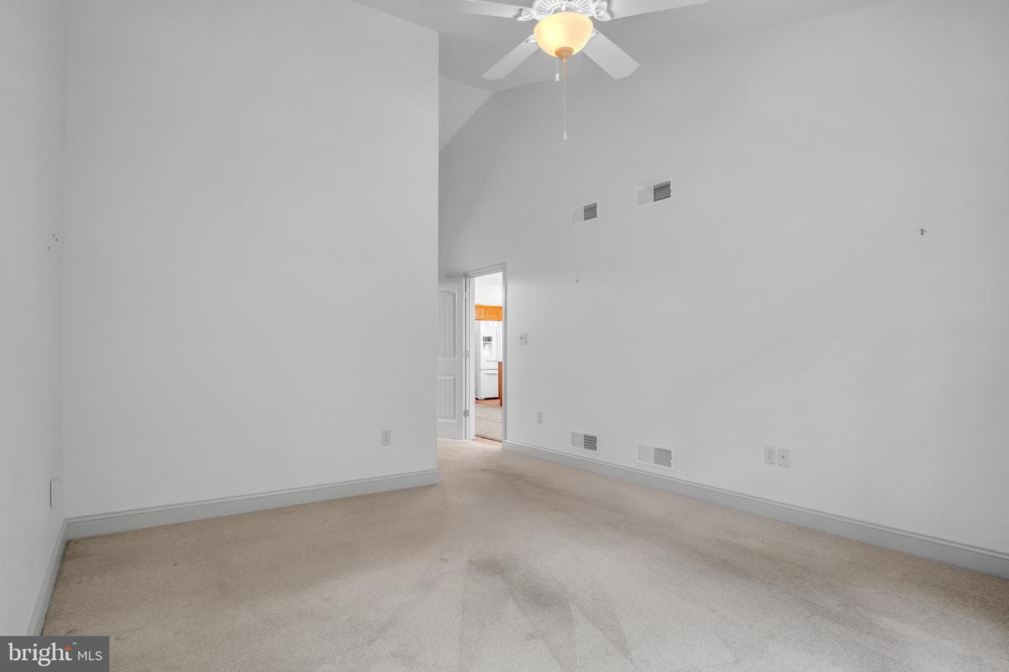 6235 Thornhill Lane photo 17
