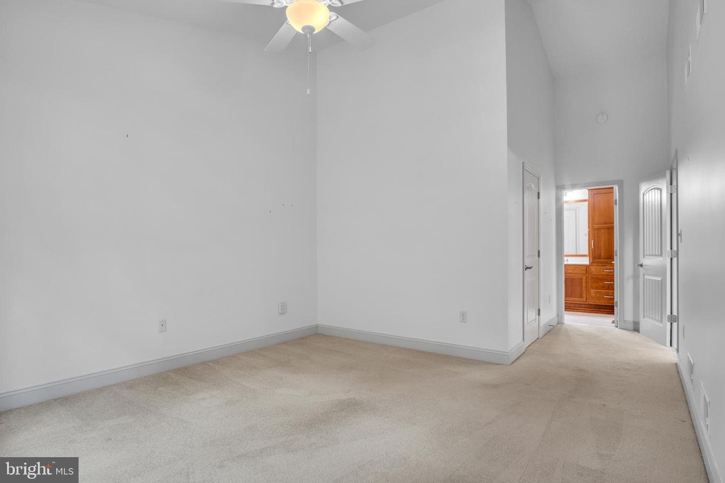 6235 Thornhill Lane photo 18