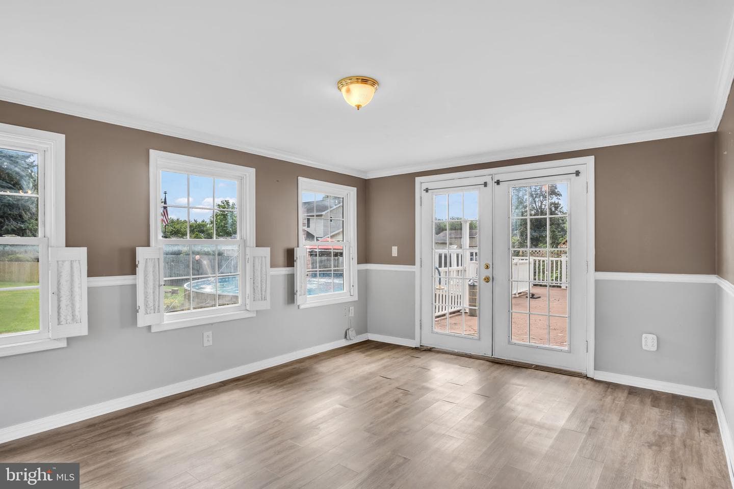 18 Douglas Court photo 12