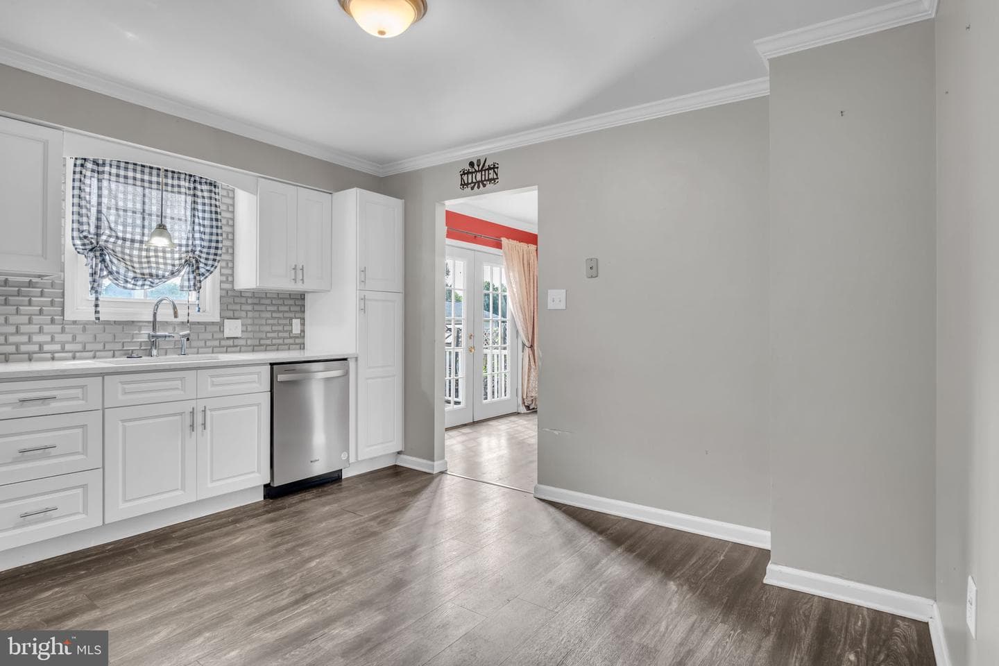 18 Douglas Court photo 16