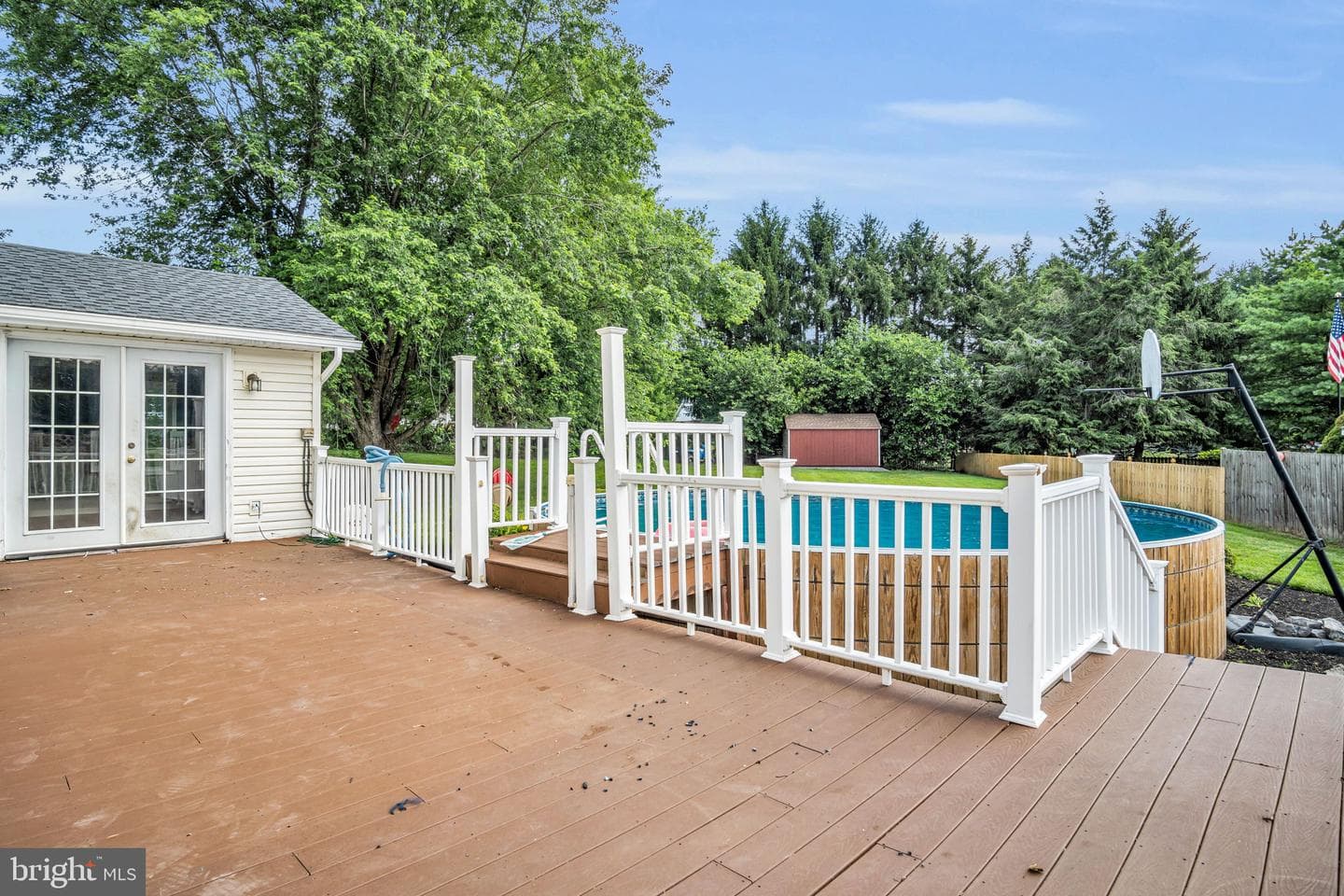 18 Douglas Court photo 33