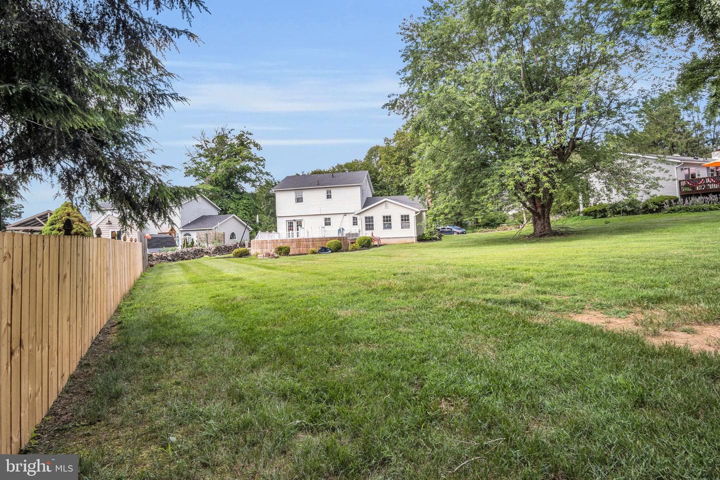 18 Douglas Court photo 35