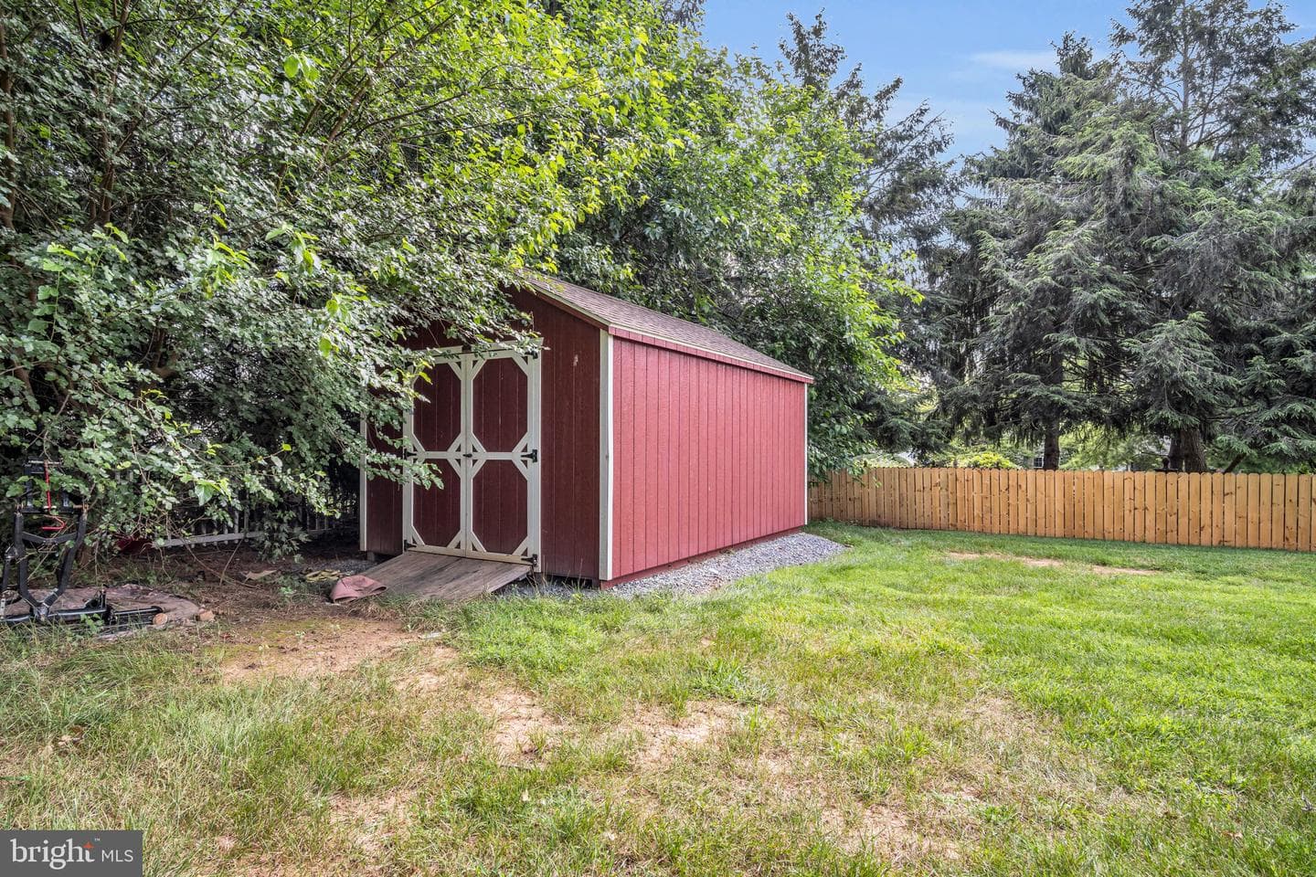 18 Douglas Court photo 36