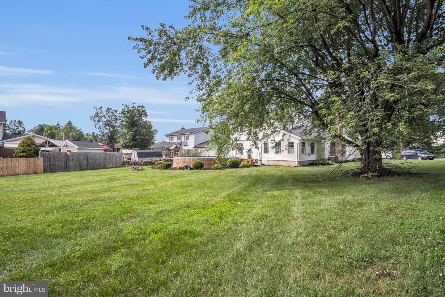 18 Douglas Court photo 37
