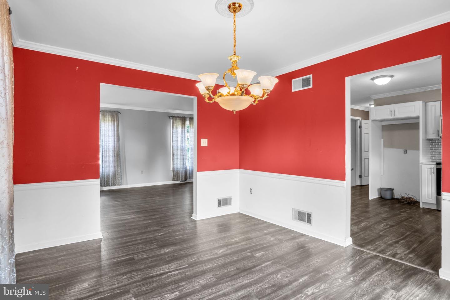 18 Douglas Court photo 9