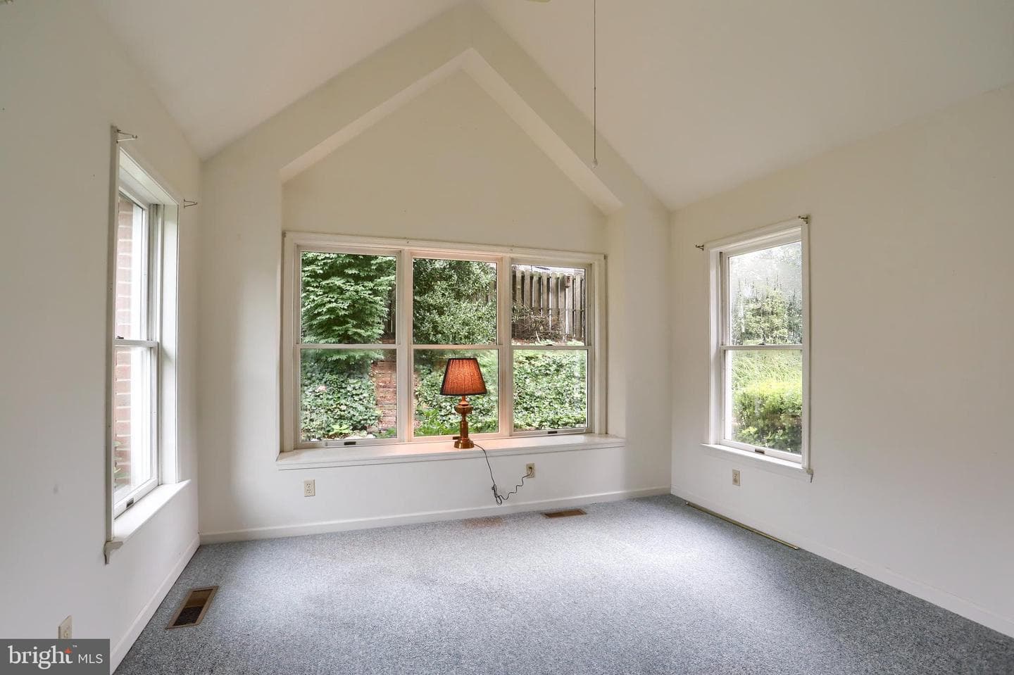 19 Paddock Lane photo 13
