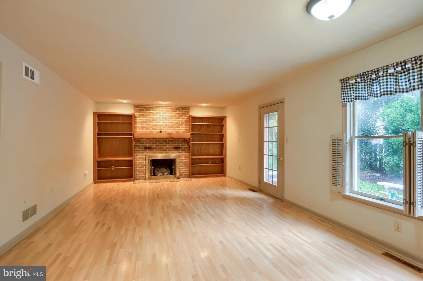 19 Paddock Lane photo 15