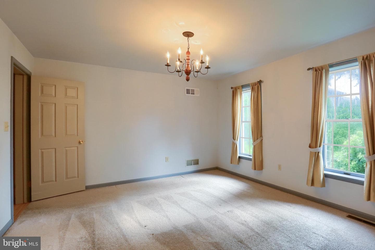 19 Paddock Lane photo 24
