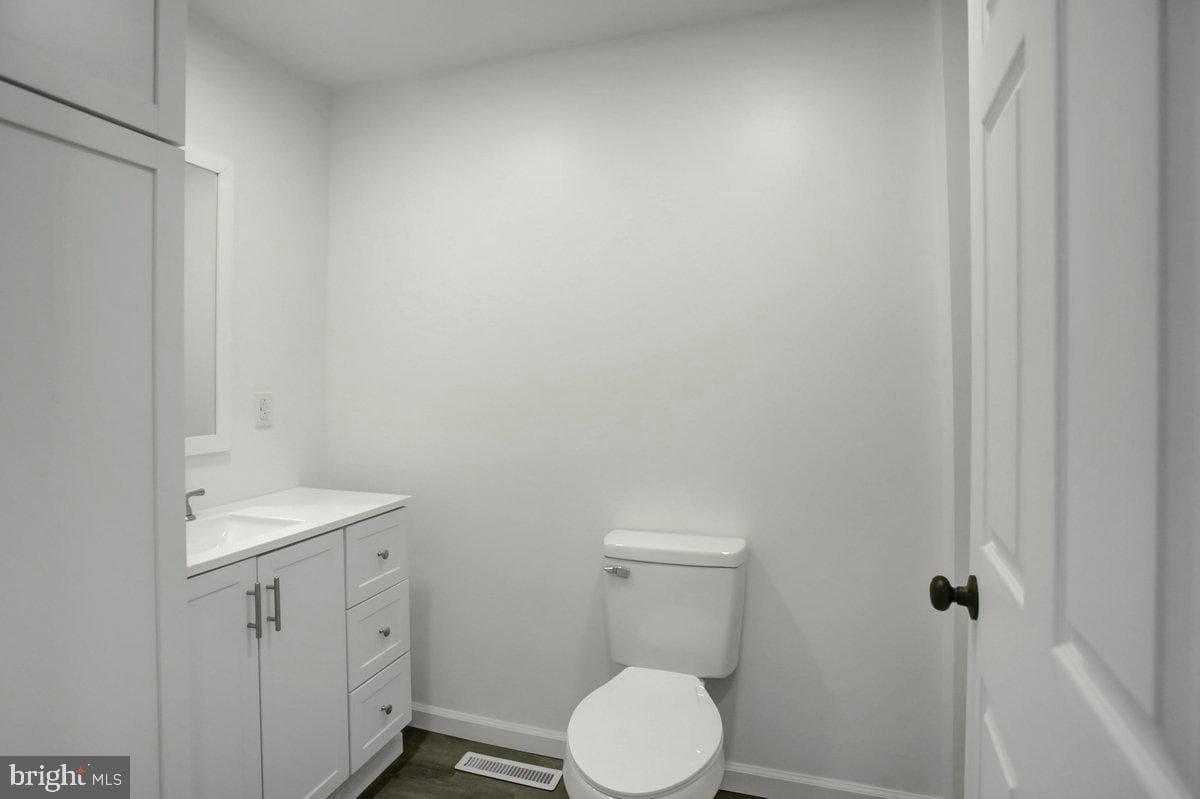 164 E Penn Street photo 12