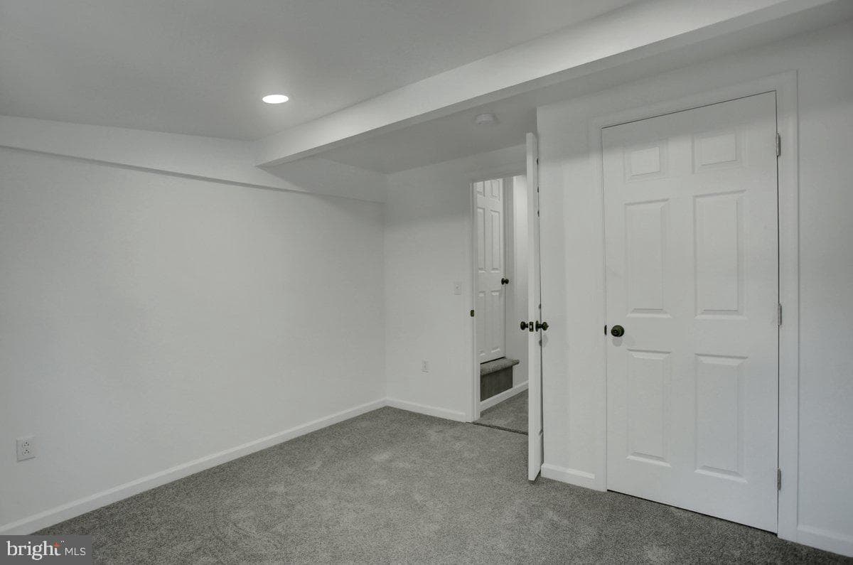 164 E Penn Street photo 16