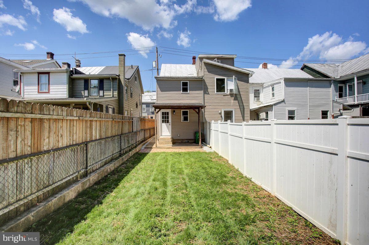 164 E Penn Street photo 21