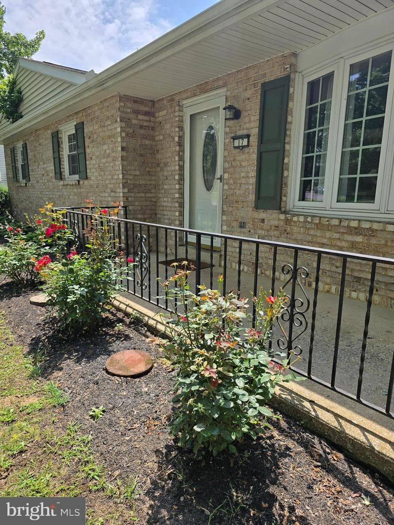 17 Jane Lane photo 4