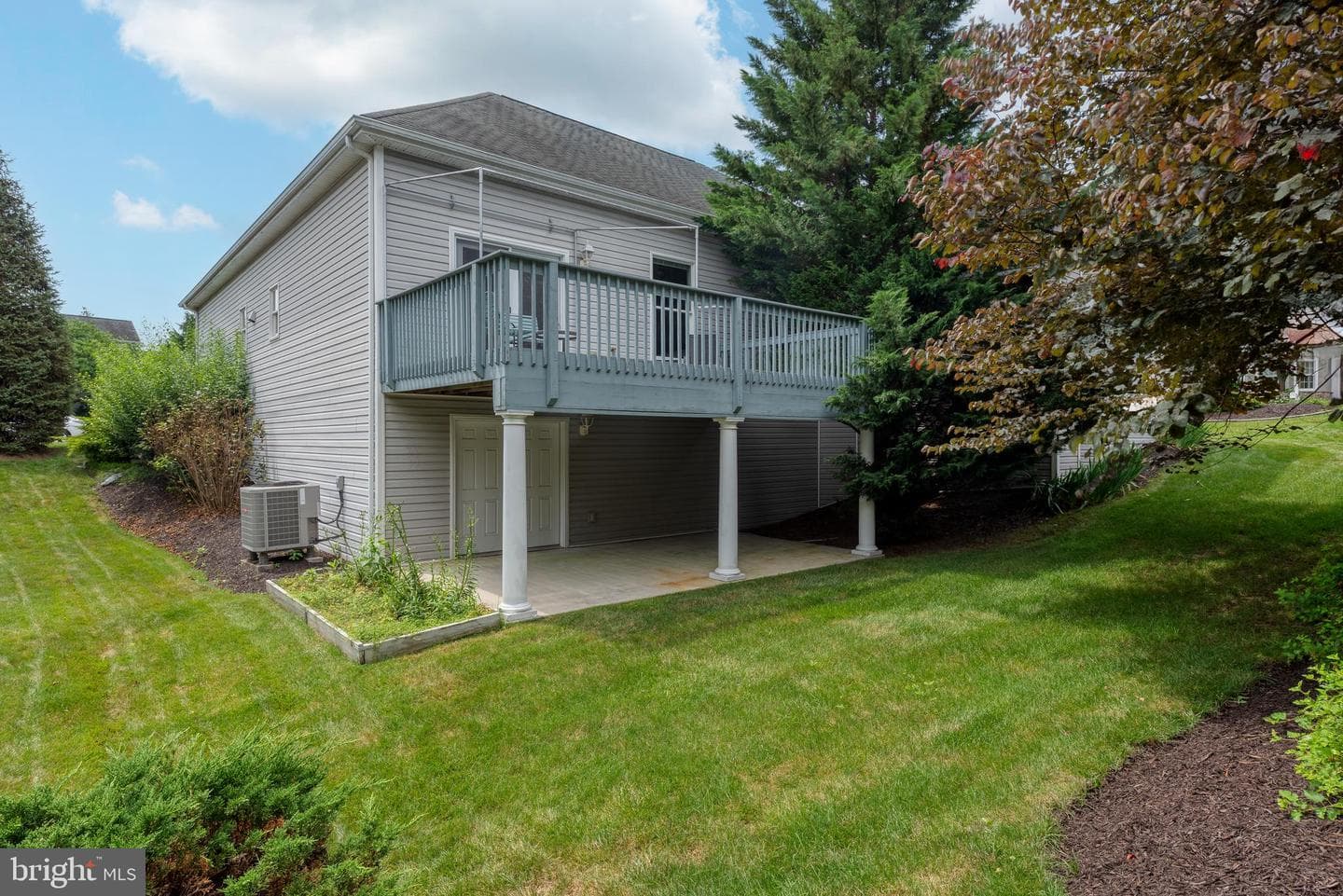 125 Windrush Lane photo 4