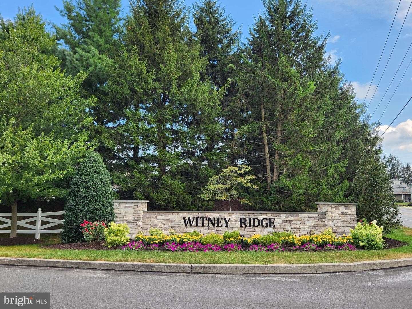 125 Windrush Lane photo 48