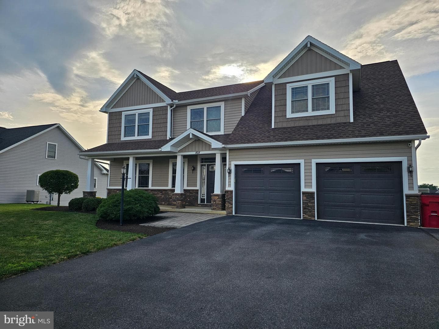 808 Southwood Drive photo 2