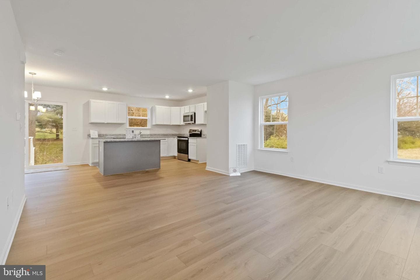 51 Bennington Way photo 7