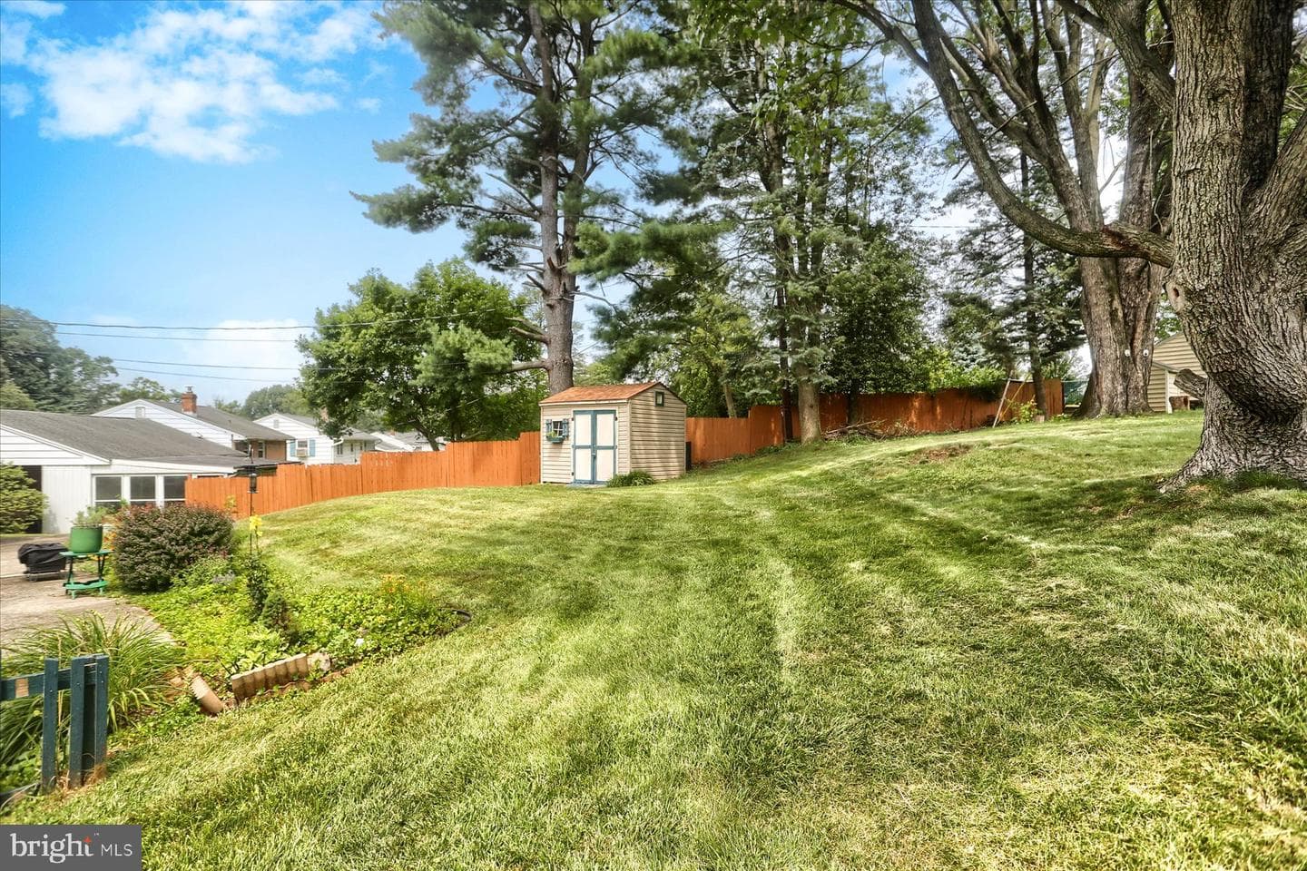 901 W Foxcroft Drive photo 22