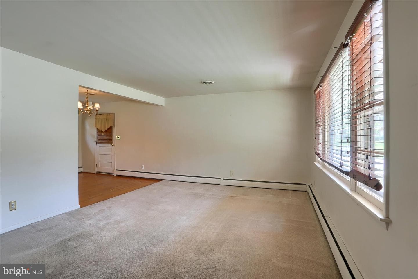 901 W Foxcroft Drive photo 3