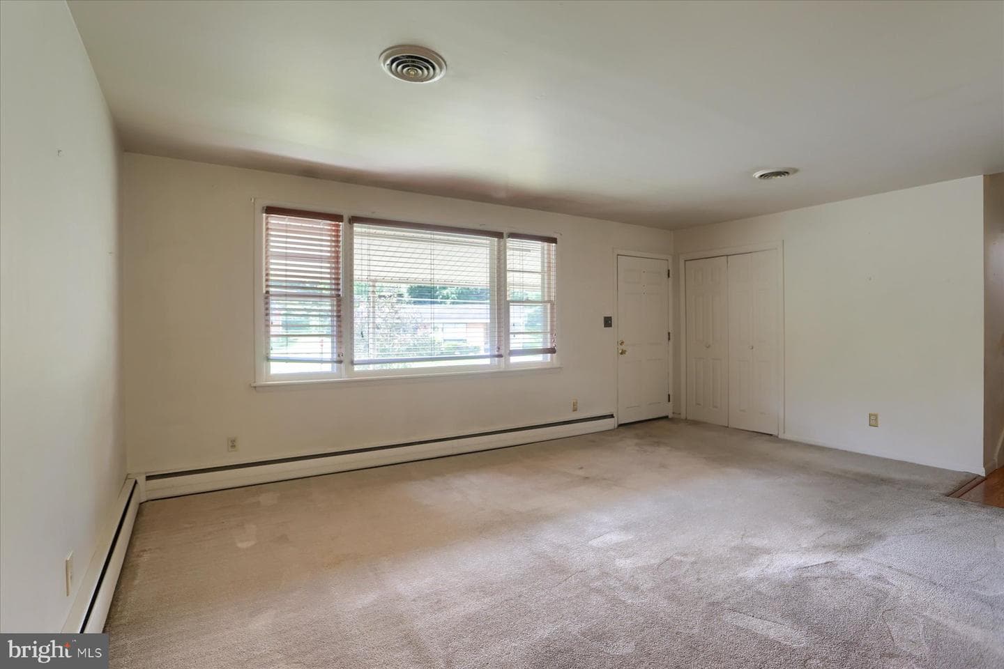901 W Foxcroft Drive photo 4