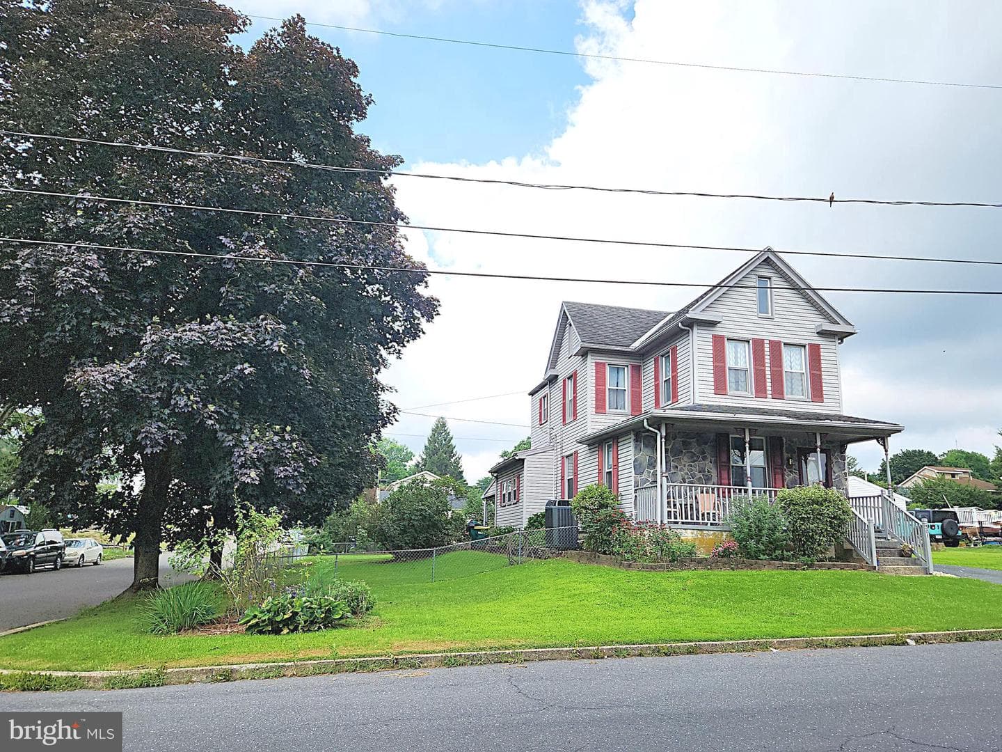 301 2nd Street photo 2