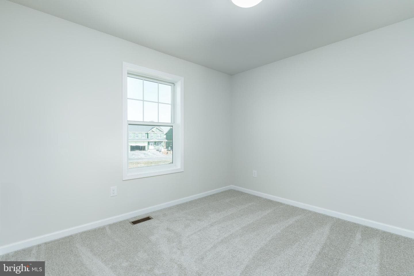 803 Greenwich Lane photo 37