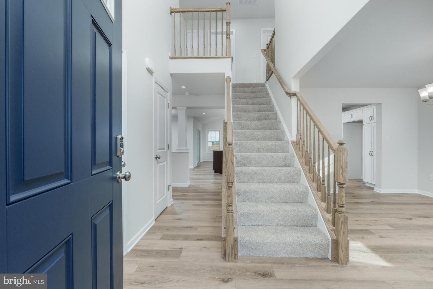 803 Greenwich Lane photo 4