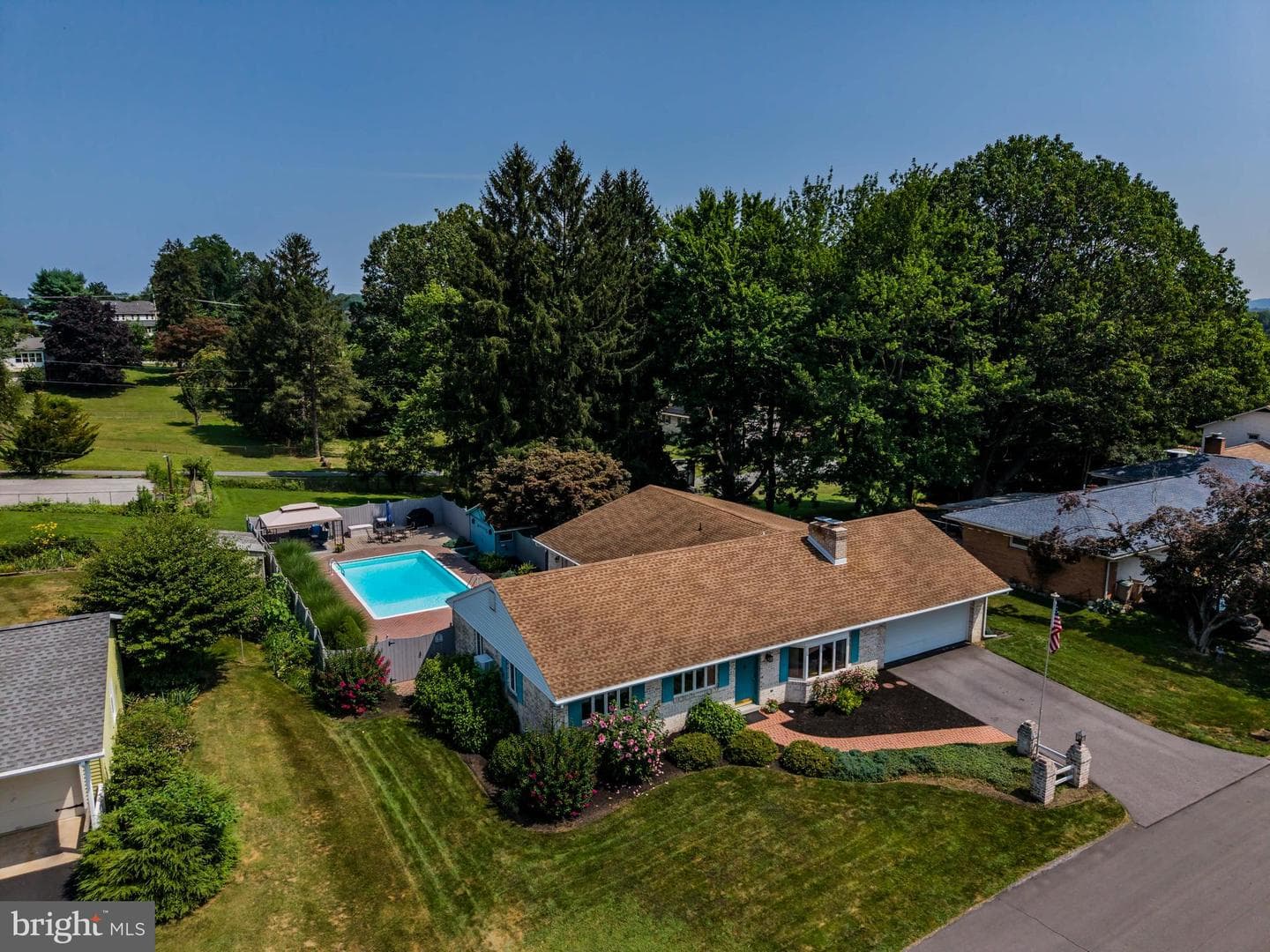 611 Wingert Drive photo 8