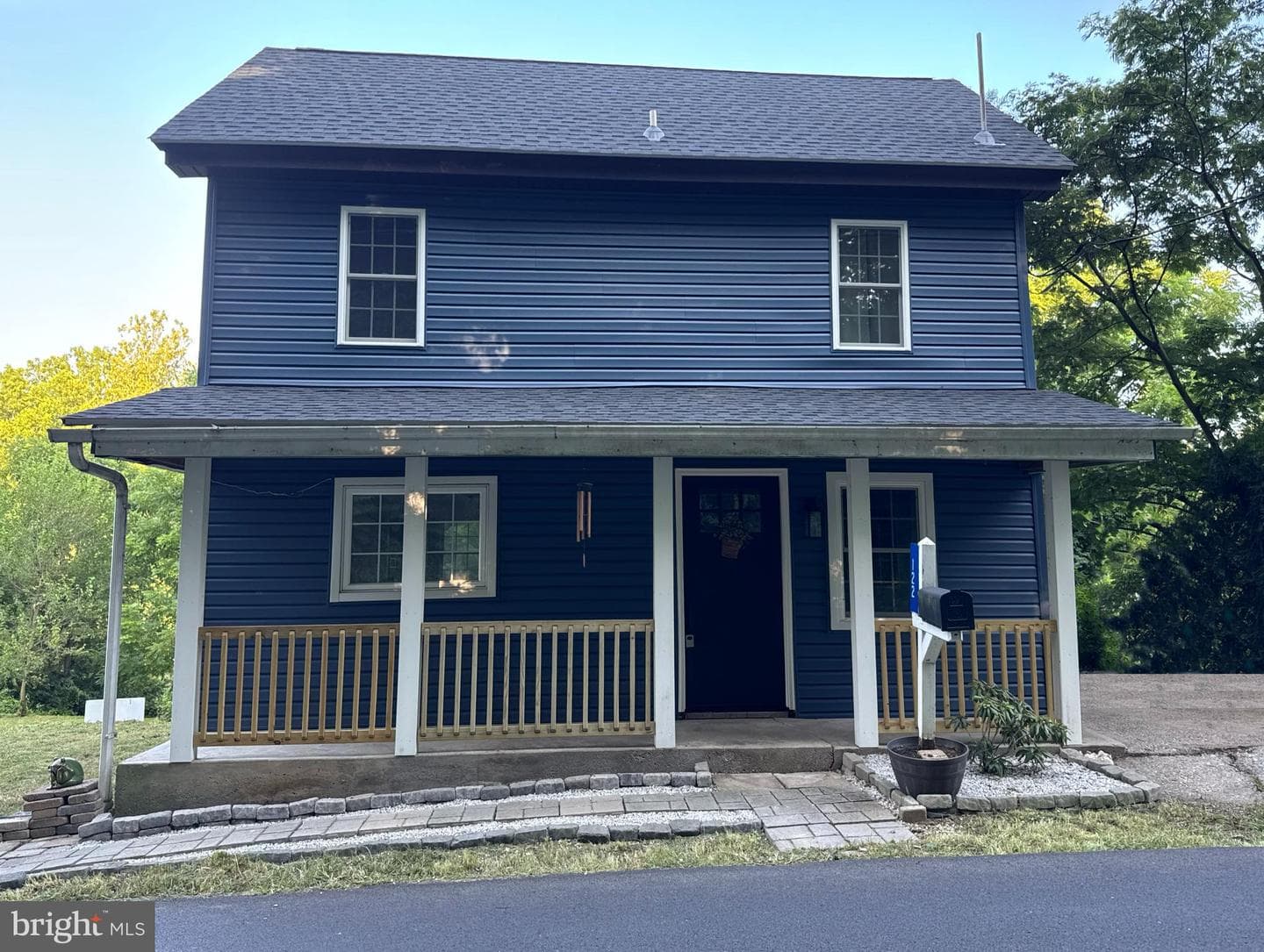 122 Creekside Drive photo 2