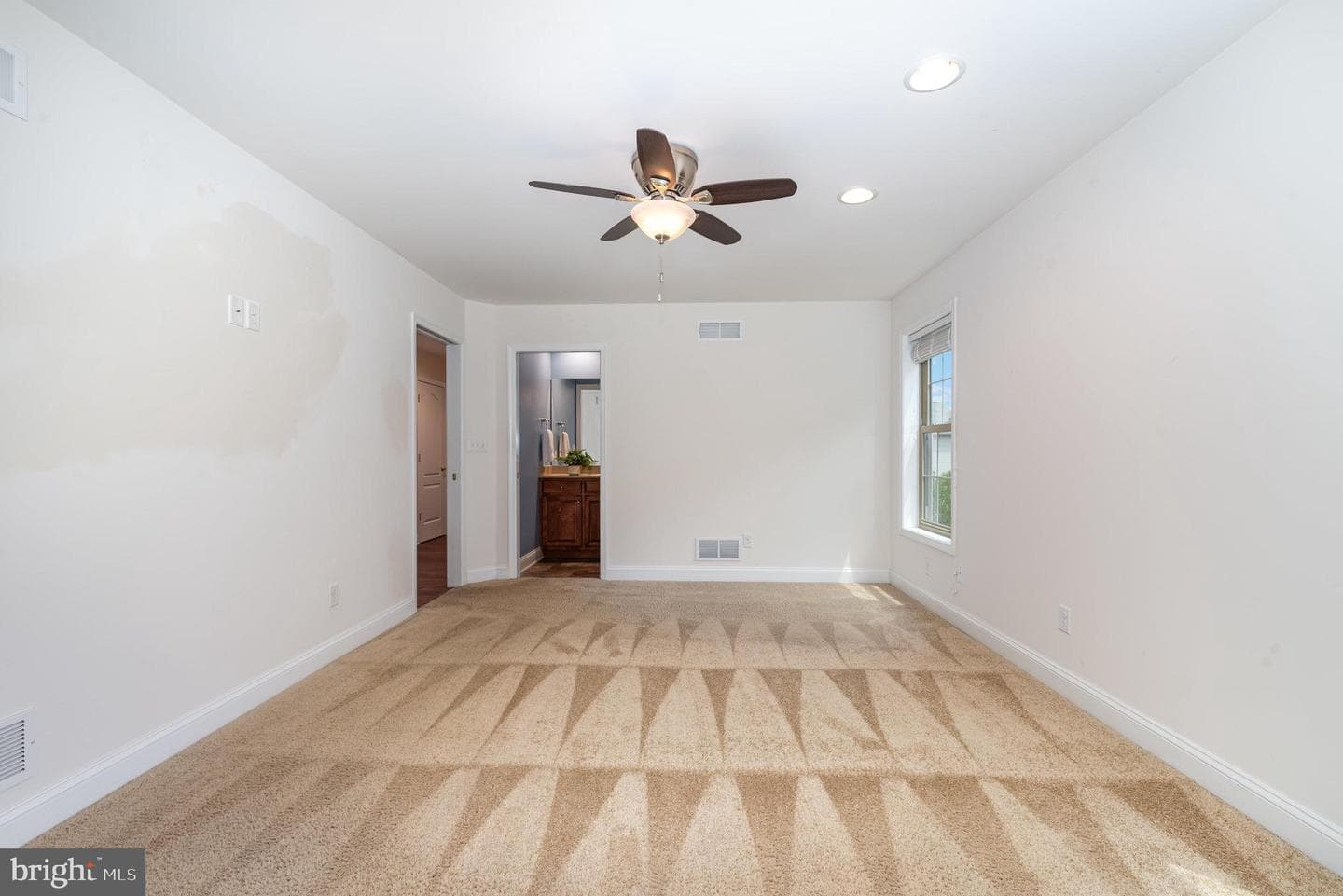 103 Thorncroft Drive photo 15