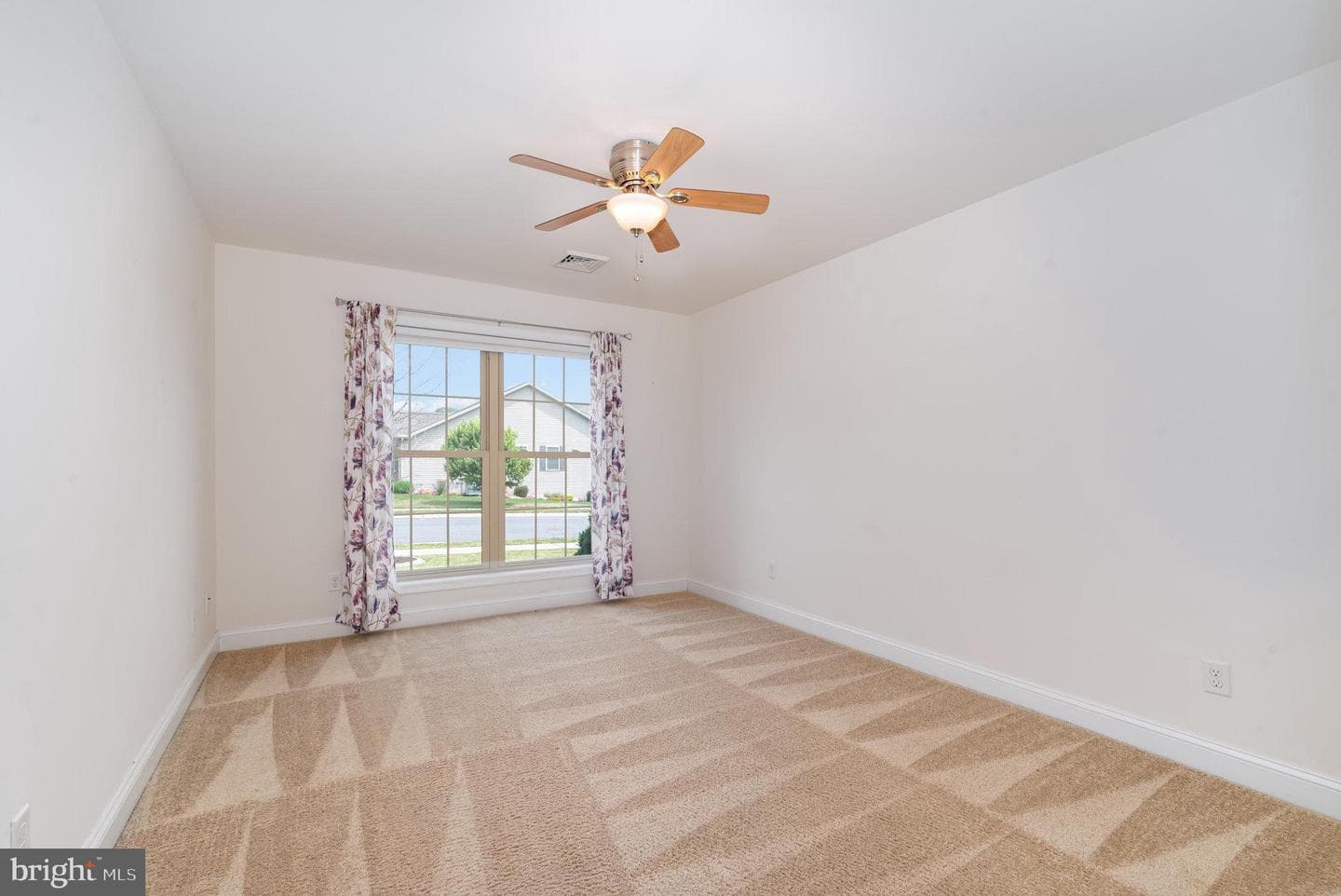 103 Thorncroft Drive photo 19